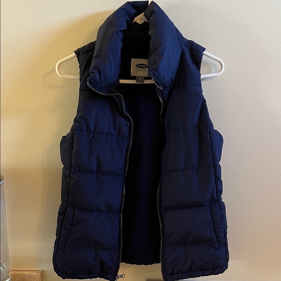 Old Navy Puffer Vest - Picture 2 of 3